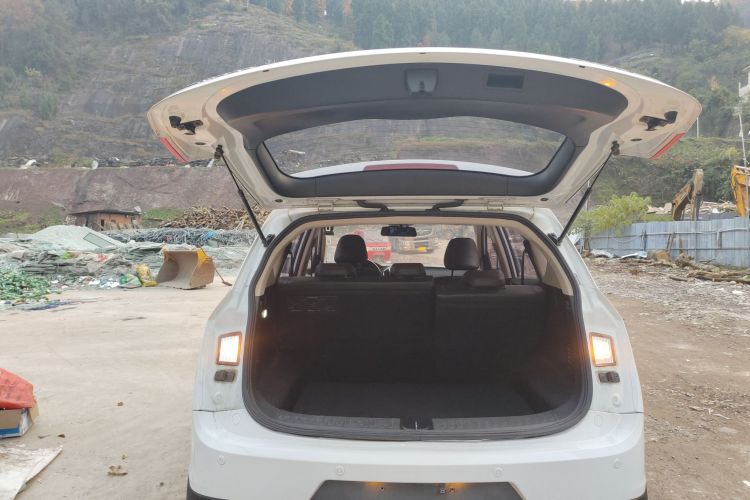 宝骏560 2016款 1.8L iAMT豪华型机舱底盘23