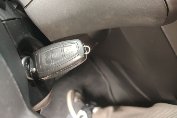 福特 福克斯 2012款 两厢 1.6L 自动舒适型中控内饰11