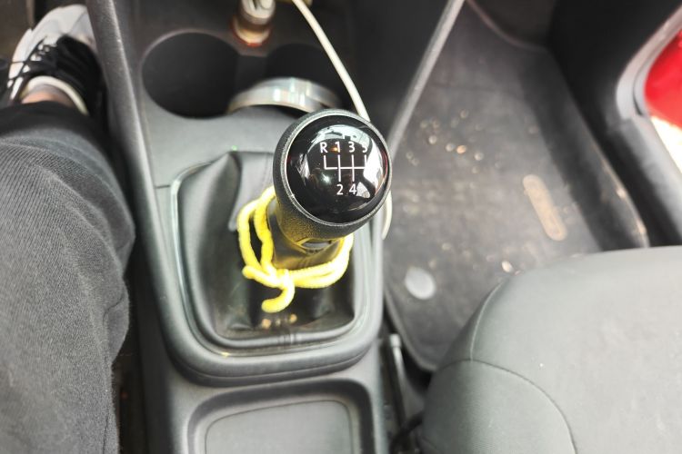 大众 Polo 2014款 1.4L 手动风尚版中控内饰18