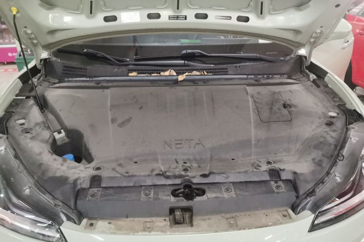 哪吒汽车 哪吒V 2022款 潮 400 Lite机舱底盘24