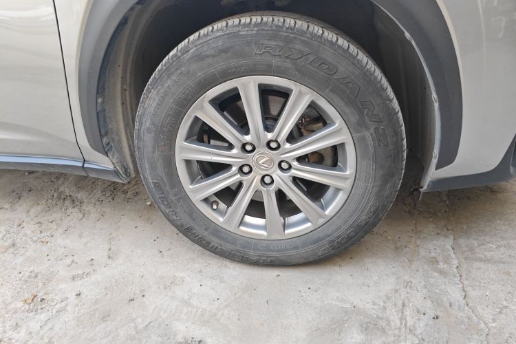 雷克萨斯NX 2015款 200 前驱 锋行版车身外观10