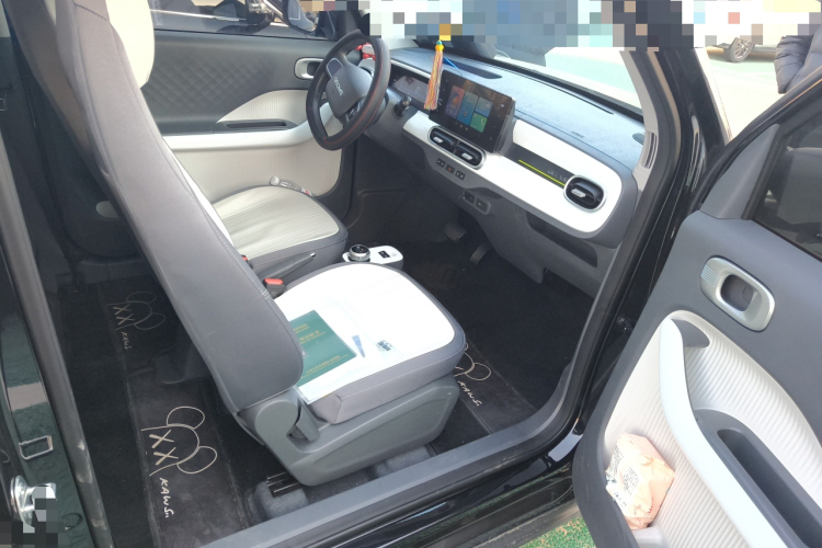 吉利银河 2025款 210km 熊猫卡丁局部细节9005