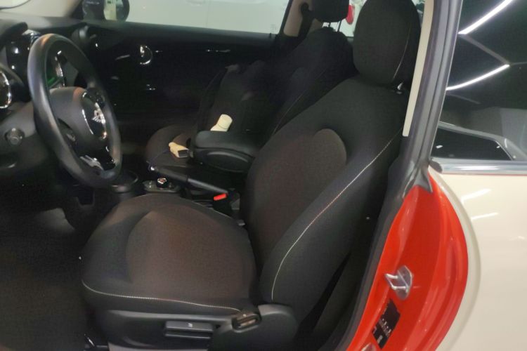 MINI 2018款 1.5T ONE PLUS中控内饰19