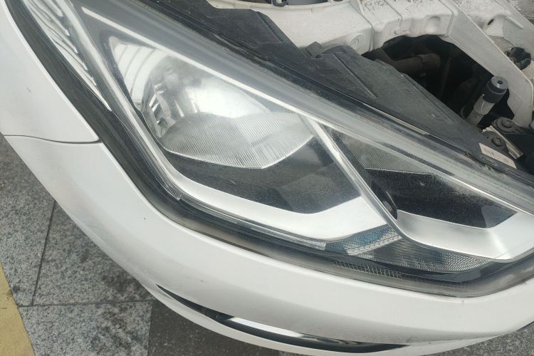 福特 福睿斯 2015款 1.5L 自动时尚型车身外观8