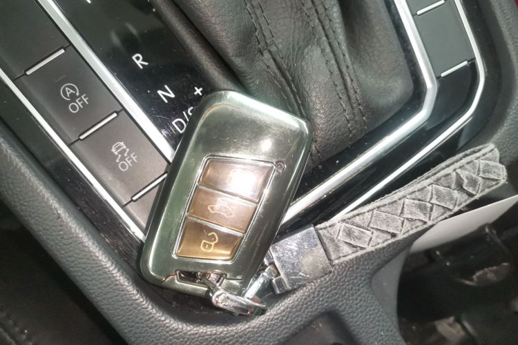 大众 迈腾 2017款 330TSI DSG 豪华型中控内饰11