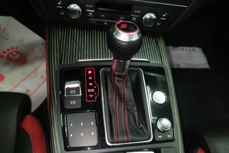 奥迪A7 2017款 50 TFSI quattro 动感型中控内饰18