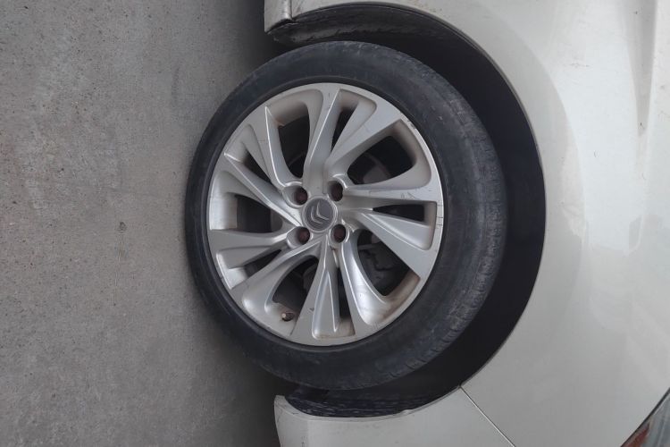 雪铁龙C4L 2013款 1.6THP 自动劲智版车身外观10