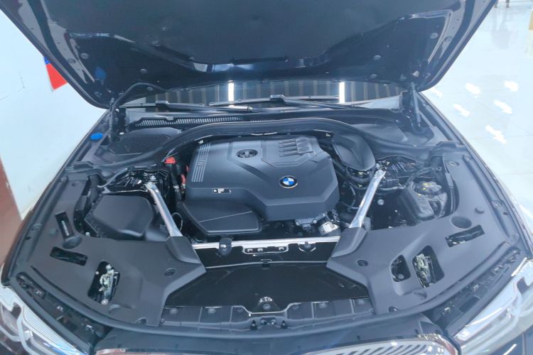 宝马5系 2022款 改款二 525Li M运动套装机舱底盘24