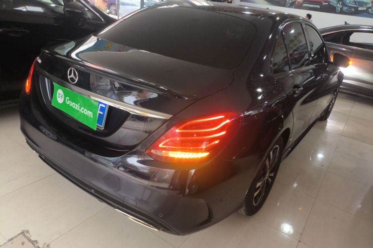 奔驰C级 2018款 C 200 运动版车身外观7