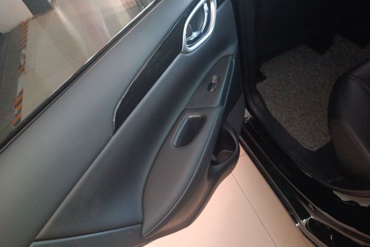 日产 轩逸 2022款 改款 经典 1.6XL CVT豪华版中控内饰49