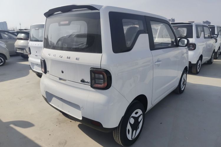 吉利银河 熊猫 2025款 210km 元气熊车身外观7