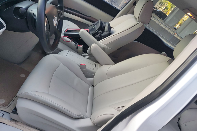 别克GL8 2021款 陆上公务舱 652T 豪华型局部细节19