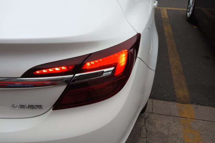 别克 君威 2014款 1.6T 时尚技术型车身外观9