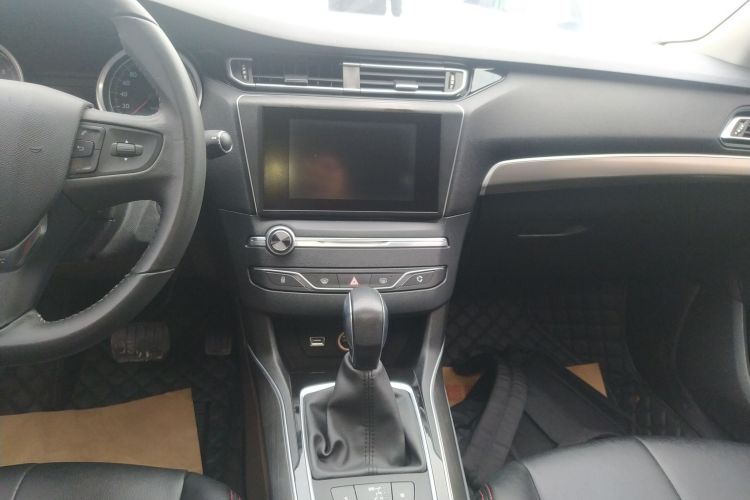 标致408 2014款 1.8L 自动豪华版中控内饰16