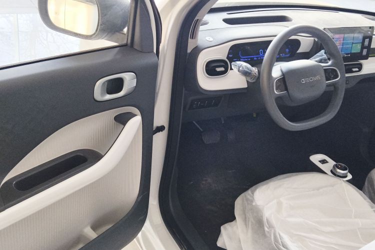 吉利银河 熊猫 2025款 210km 元气熊中控内饰20