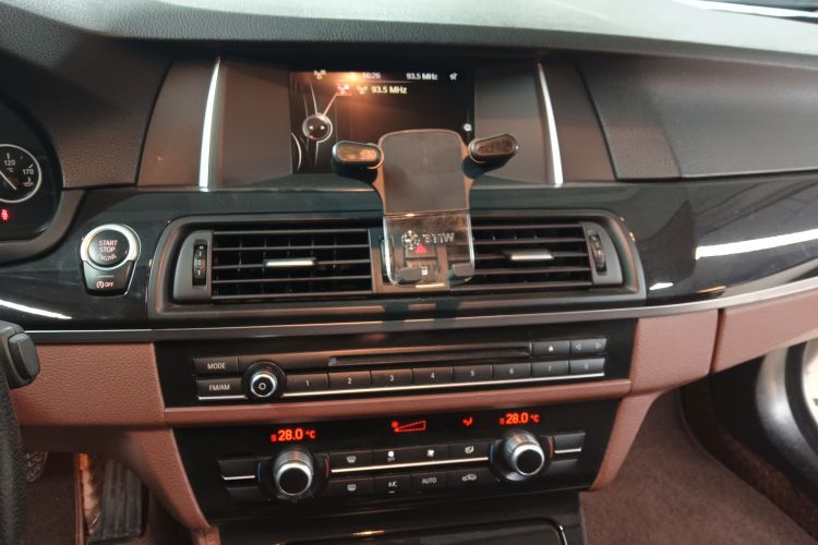 宝马5系 2014款 520Li 典雅型中控内饰16