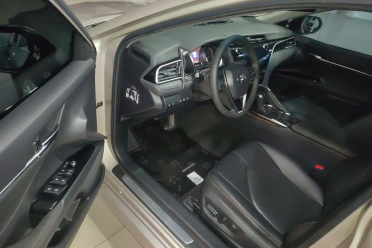 丰田 凯美瑞 2019款 2.5G 豪华版 国VI中控内饰20