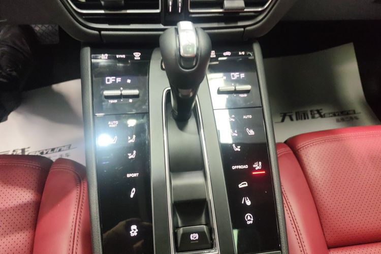保时捷 2023款 Macan 2.0T中控内饰18