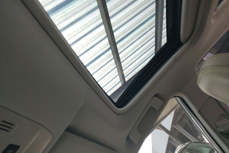 丰田 RAV4荣放 2015款 2.5L 自动四驱尊贵版中控内饰22