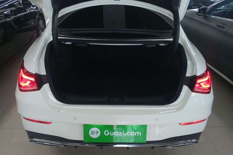 奔驰CLA 2022款 改款 CLA 200机舱底盘23