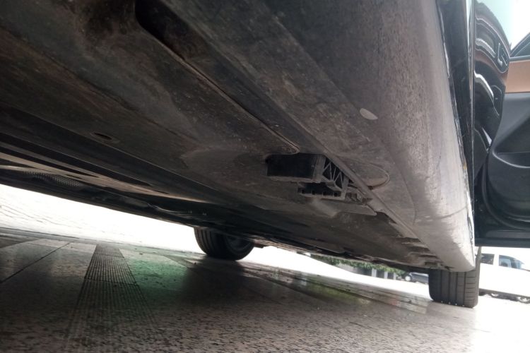 奔驰E级 2025款 E 300 L 时尚型局部细节9001