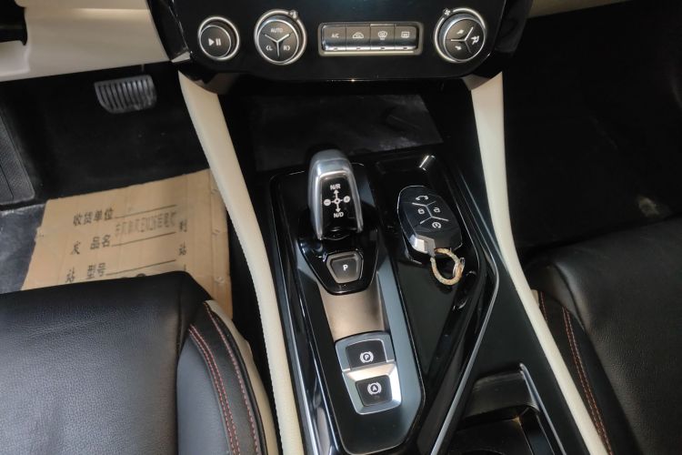 领克02 2018款 1.5T DCT两驱耀Pro版 国V中控内饰18