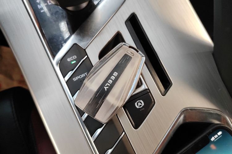 吉利汽车 缤越 2019款 运动款 260T DCT游侠 国VI中控内饰7001