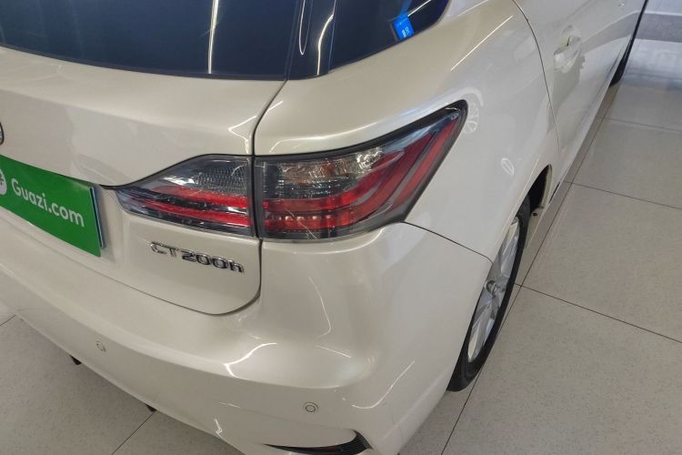 雷克萨斯CT 2014款 CT200h 精英版 单色车身外观9