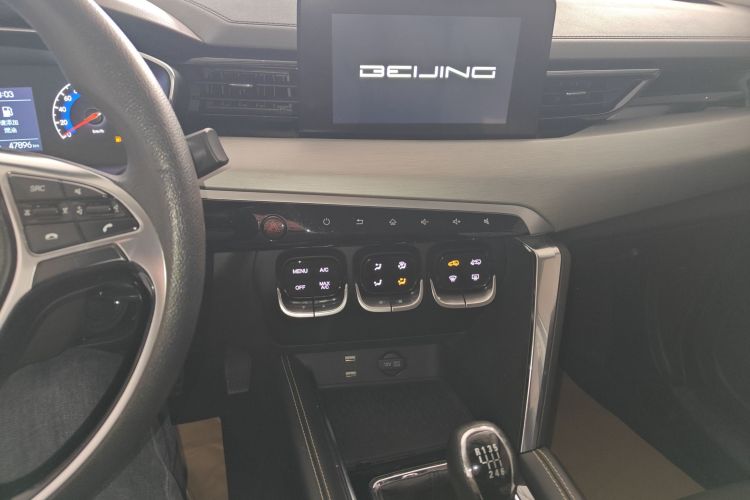 北京汽车 北京X3 2021款 1.5T 手动荣耀版中控内饰16