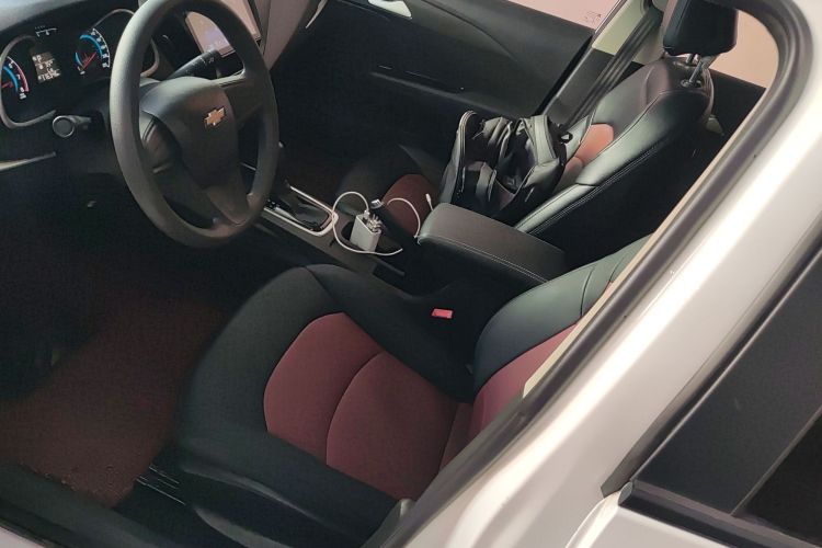 雪佛兰 科沃兹 2018款 320 自动欣享天窗版局部细节19