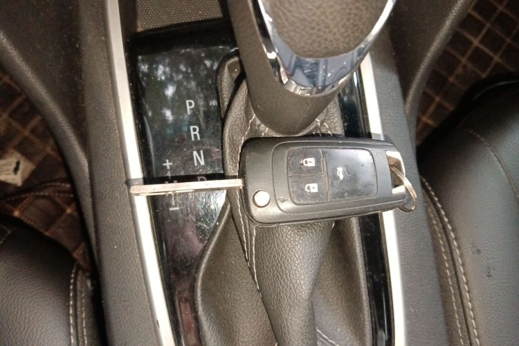 雪佛兰 科沃兹 2019款 320 自动欣悦版中控内饰11