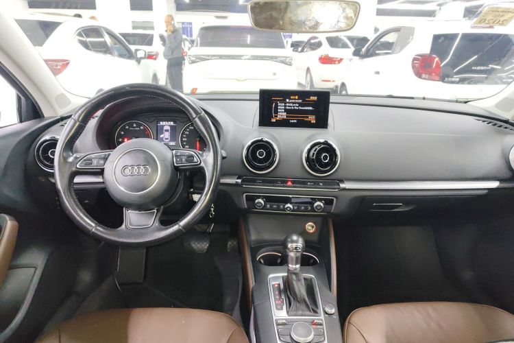 奥迪A3 2015款 Limousine 35 TFSI 百万纪念舒享型中控内饰7002