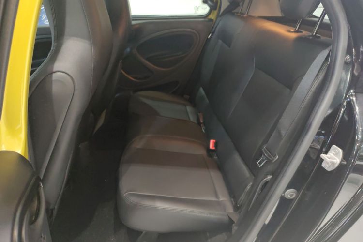 smart forfour 2016款 1.0L 52千瓦灵动版中控内饰21