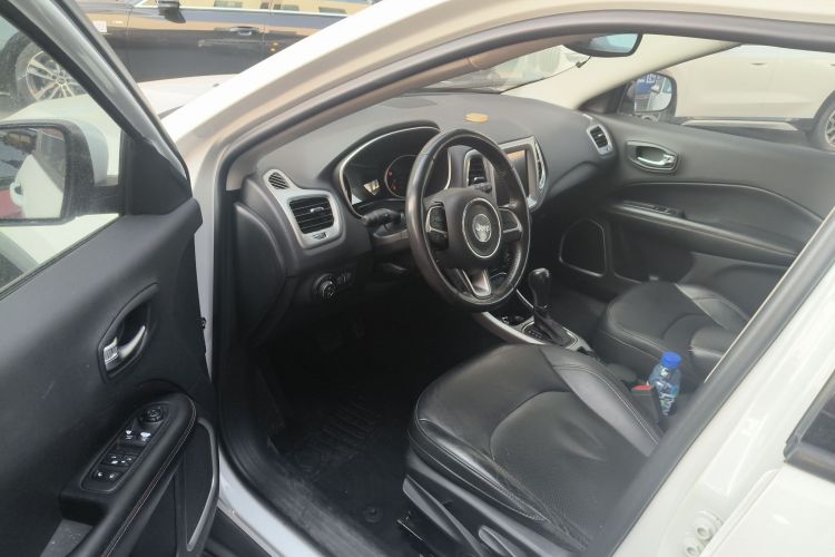 Jeep 指南者 2017款 200T 自动家享版中控内饰20