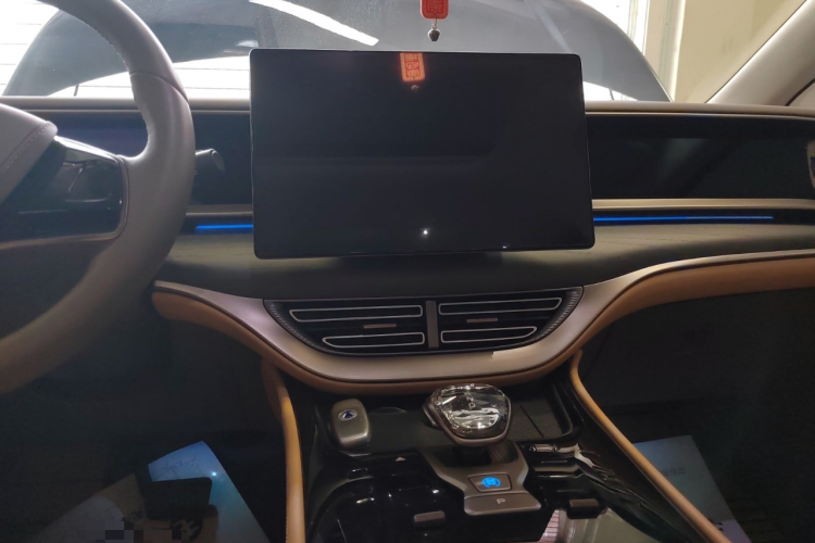 腾势D9 2022款 DM-i 970 四驱旗舰型中控内饰16