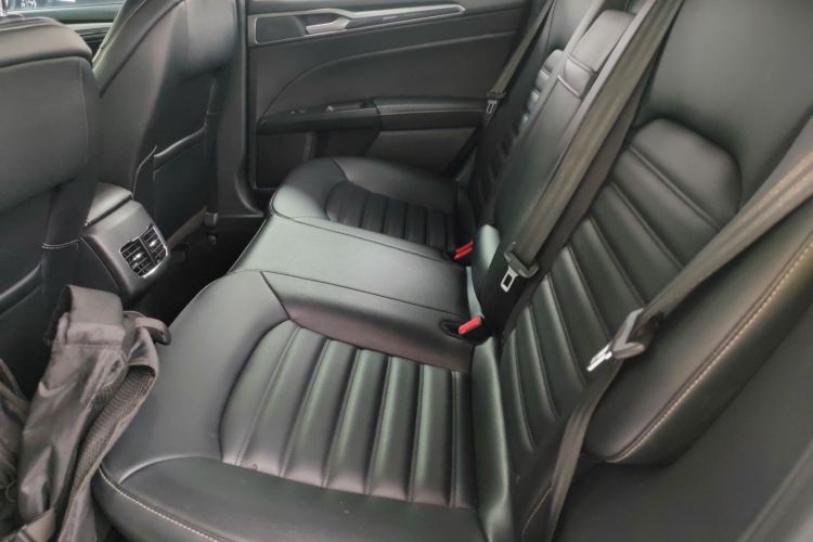 福特 蒙迪欧 2020款 EcoBoost 200 时尚型中控内饰7004