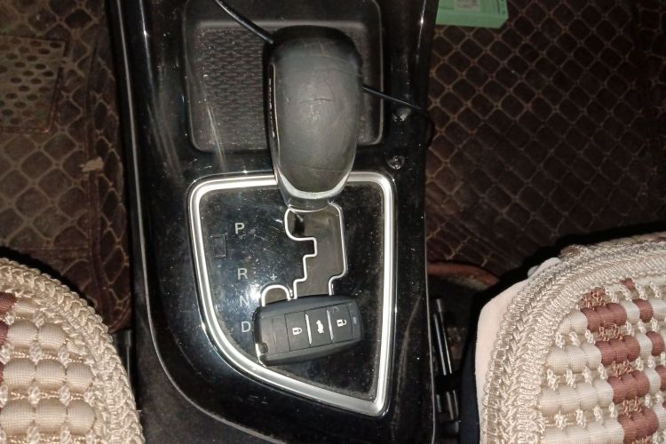 陆风X2 2017款 1.6L 自动劲锐版中控内饰18