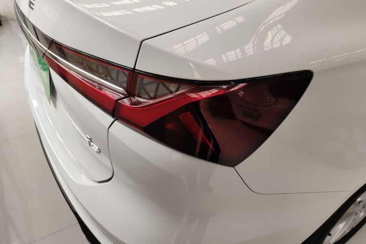 荣威i5 2023款 1.5L CVT豪华版车身外观9