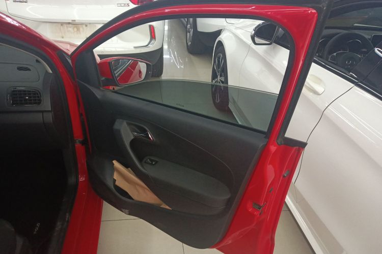 大众 Polo 2016款 1.4L 自动风尚型中控内饰42