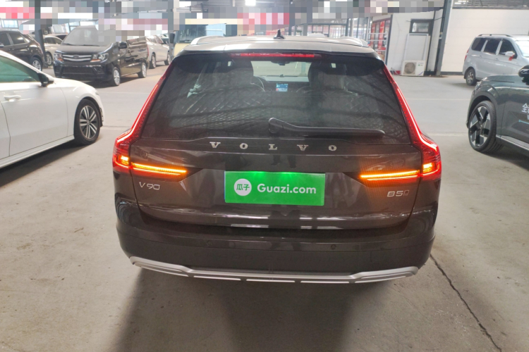 沃尔沃V90 2024款 Cross Country B5 AWD 智尊版车身外观6