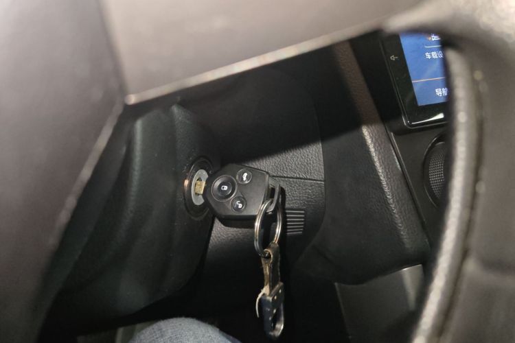 斯巴鲁 森林人 2014款 2.0i 自动舒适版中控内饰7001