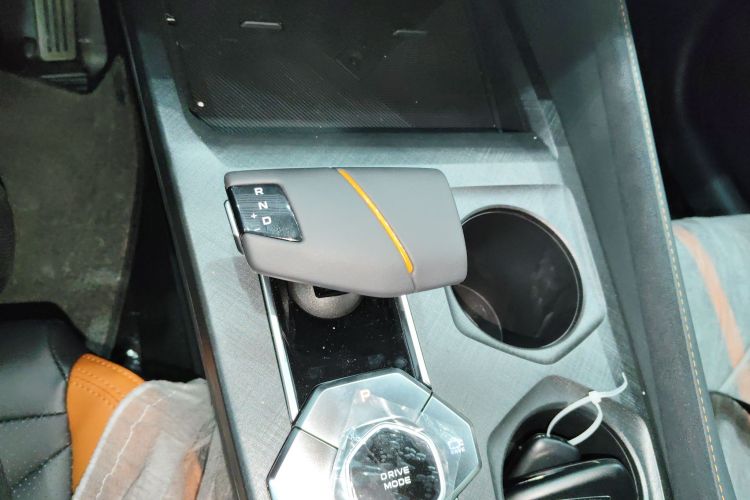 长安UNI-V 2025款 1.5T 500Bar尊贵运动型中控内饰18