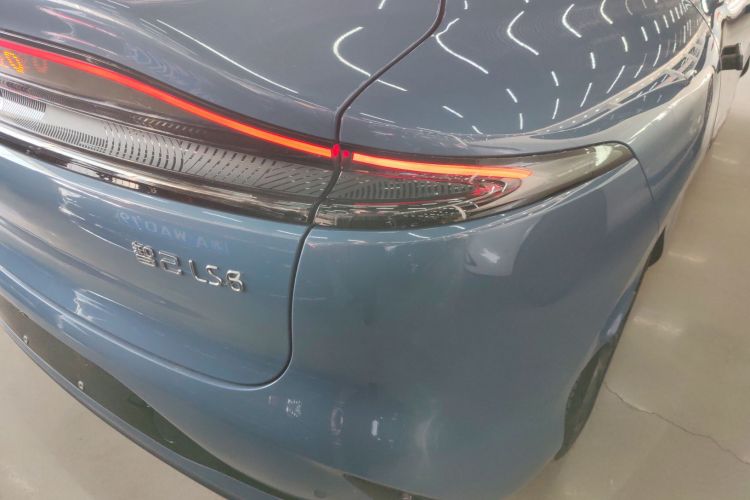 智己汽车 智己LS6 2025款 超强性能灵蜥智享版车身外观6006