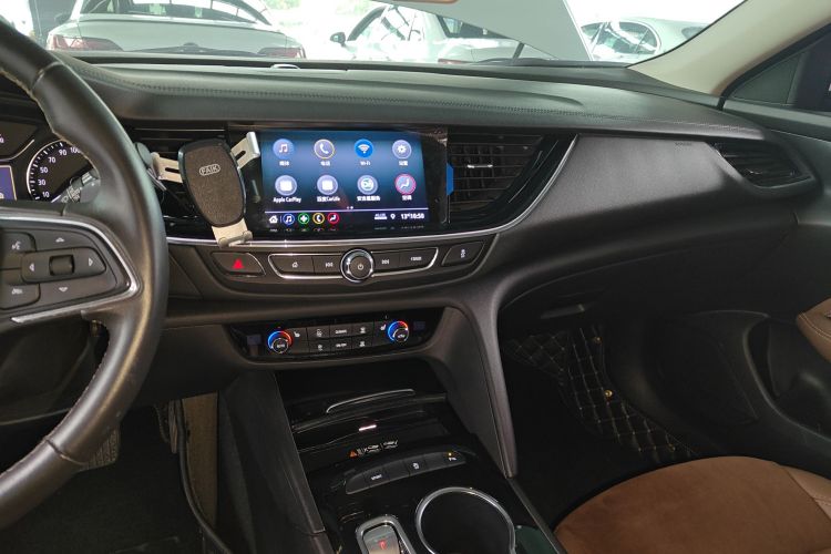 别克 君威 2023款 552T 智享型中控内饰16