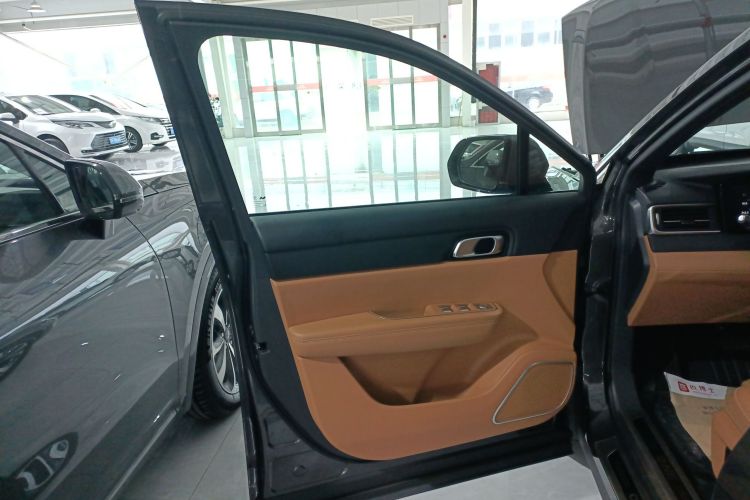 理想汽车 理想ONE 2021款 增程6座版中控内饰47