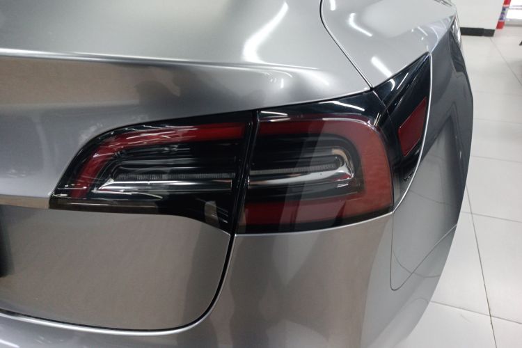 特斯拉 Model 3 2021款 标准续航后驱升级版车身外观9