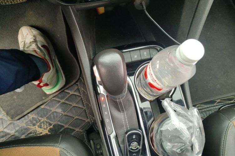 别克 昂科拉GX 2020款 20T CVT两驱豪华型中控内饰18