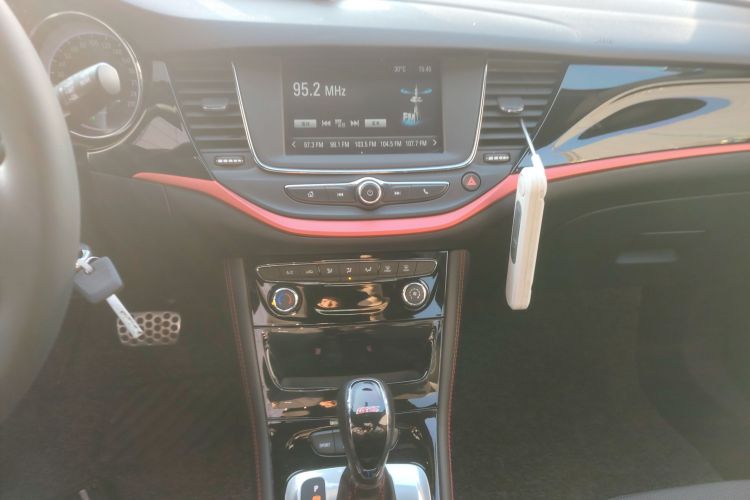 别克 威朗 2018款 两厢GS 20T 双离合进取型中控内饰16