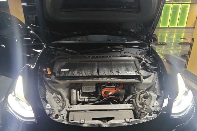 特斯拉 Model Y 2021款 标准续航后驱版机舱底盘24
