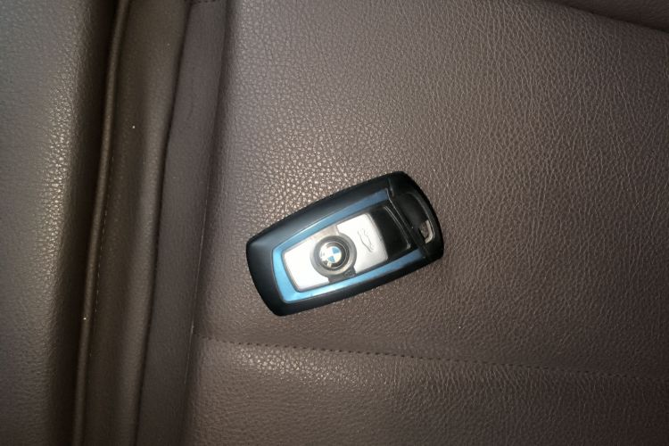 宝马3系 2018款 320Li 领先型M运动套装中控内饰7001